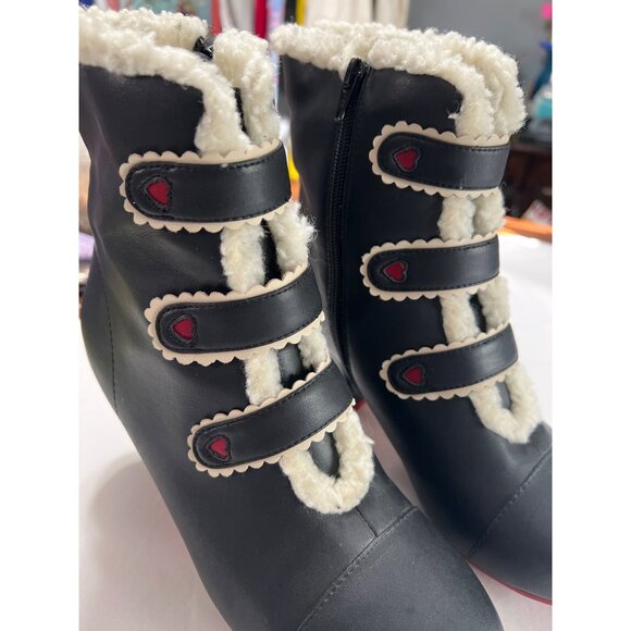 Lola Ramona Hearts Black Heeled Ankle Boots With Faux Fur Trim Size 9.5-10 - Picture 3 of 11